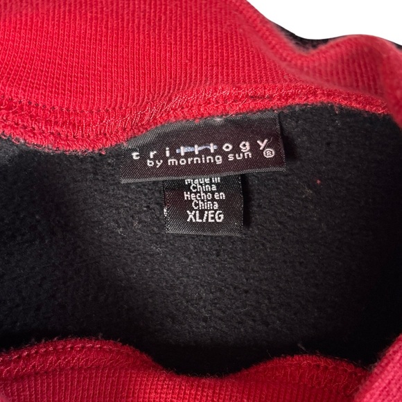 Trilogy Winter Black Sweatshirt Embroidered Cardinal Rhinestone Snowflakes XL - Picture 6 of 7